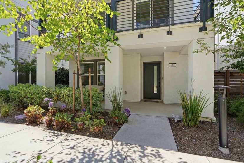 638 EUCALYPTUS Way - Photo 1 of 8